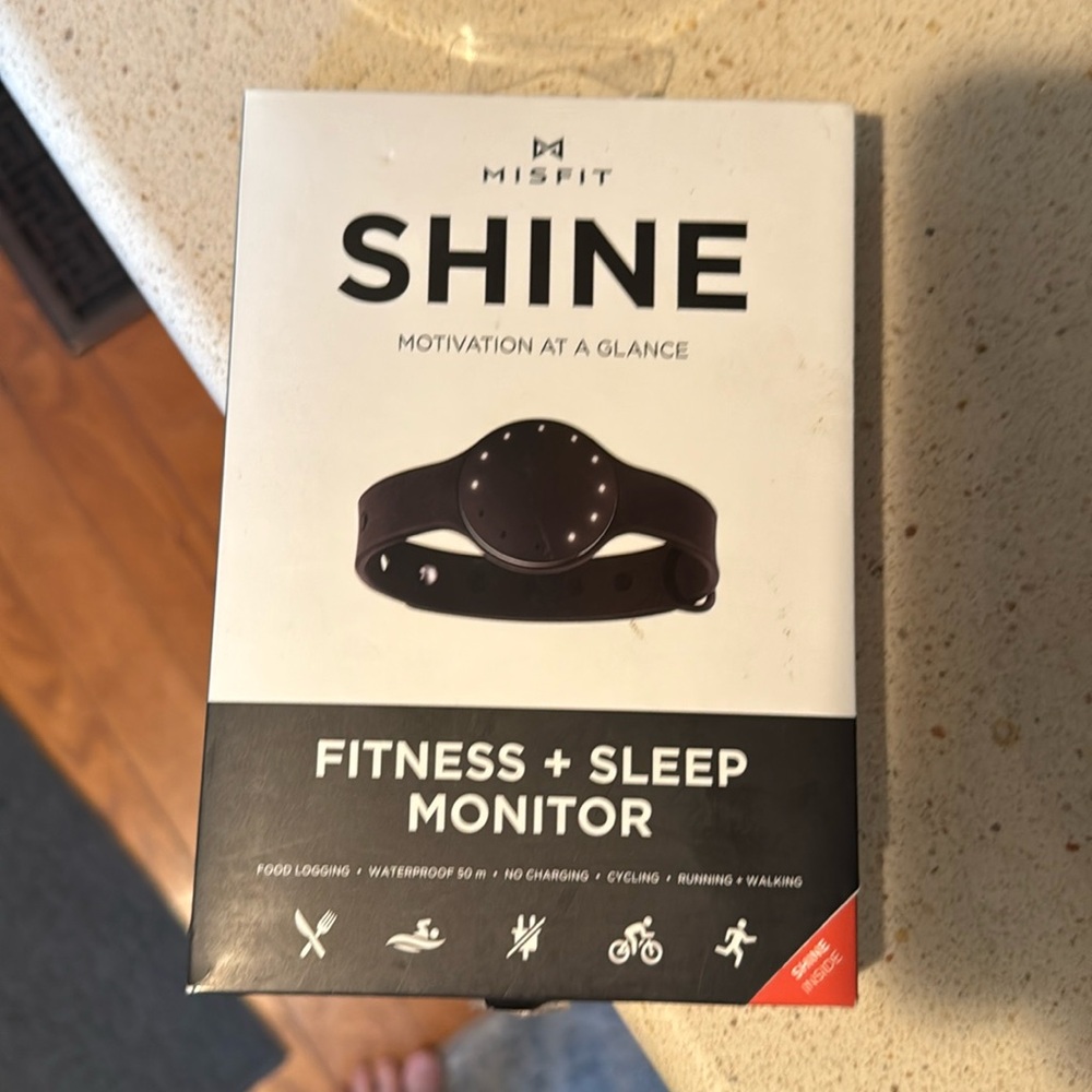 Misfit Shine Motivational Tracker - New!